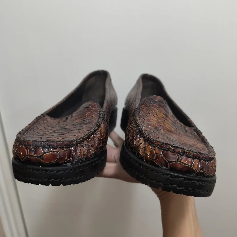 Stuart Weitzman Brown Croc Embossed Leather Low Wedge Loafer 10